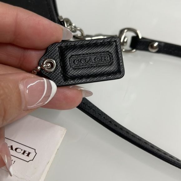 Coach Darcy leather bow wristlet - Picture 9 of 11